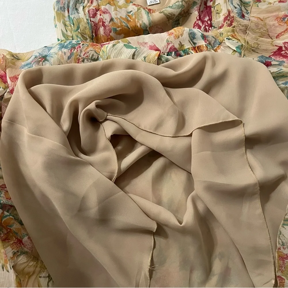 Nine West Floral‎ Sleeveless 100% Silk Tiared Dress Size 10P Dainty - Picture 10 of 12